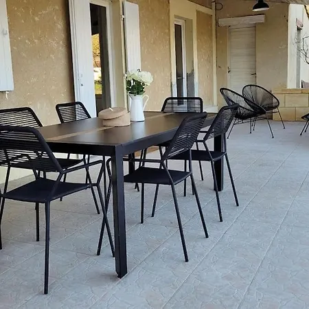 Le Quai Saint-Vincent-de-Cosse